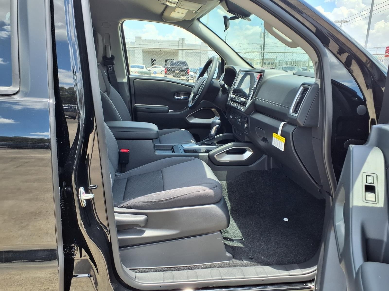 2026 Nissan Frontier Crew Cab SV - 8