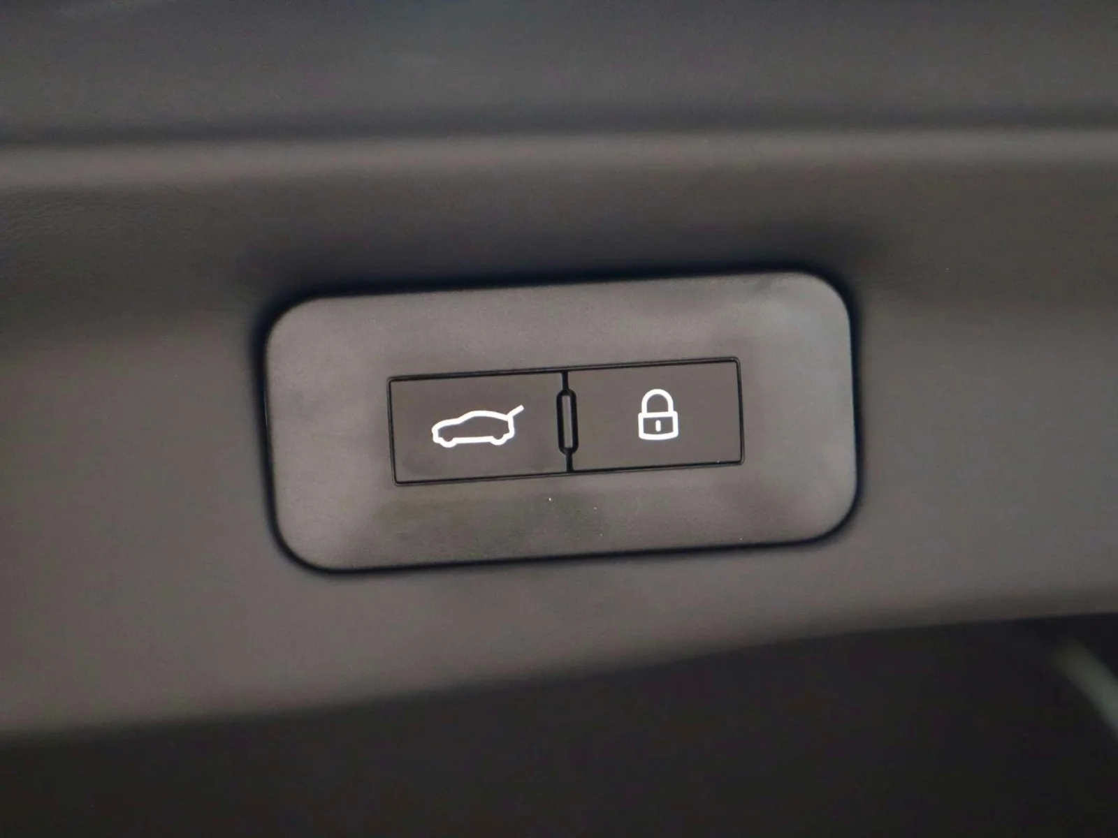 Used 2025 Nero Ferrari AWD image 11