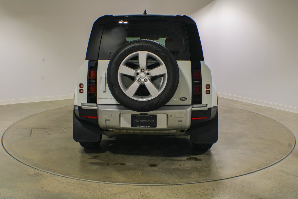 Used 2023  Land Rover S image 5