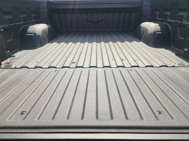 New 2026 Summit White Chevrolet RST image 25