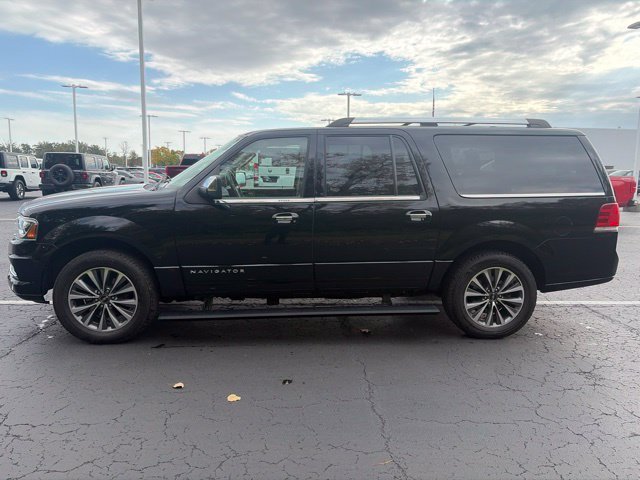 Black 2017 Lincoln Navigator SUV / Crossover Four-Wheel Drive