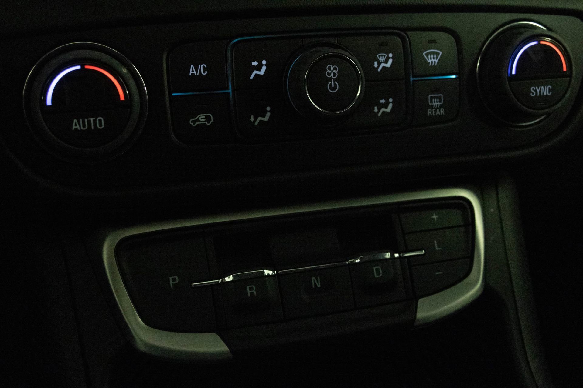 2022 GMC TERRAIN - Image 24