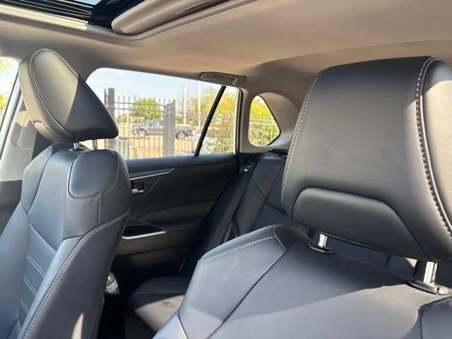 Used 2025 Beige Toyota XLE Premium image 9