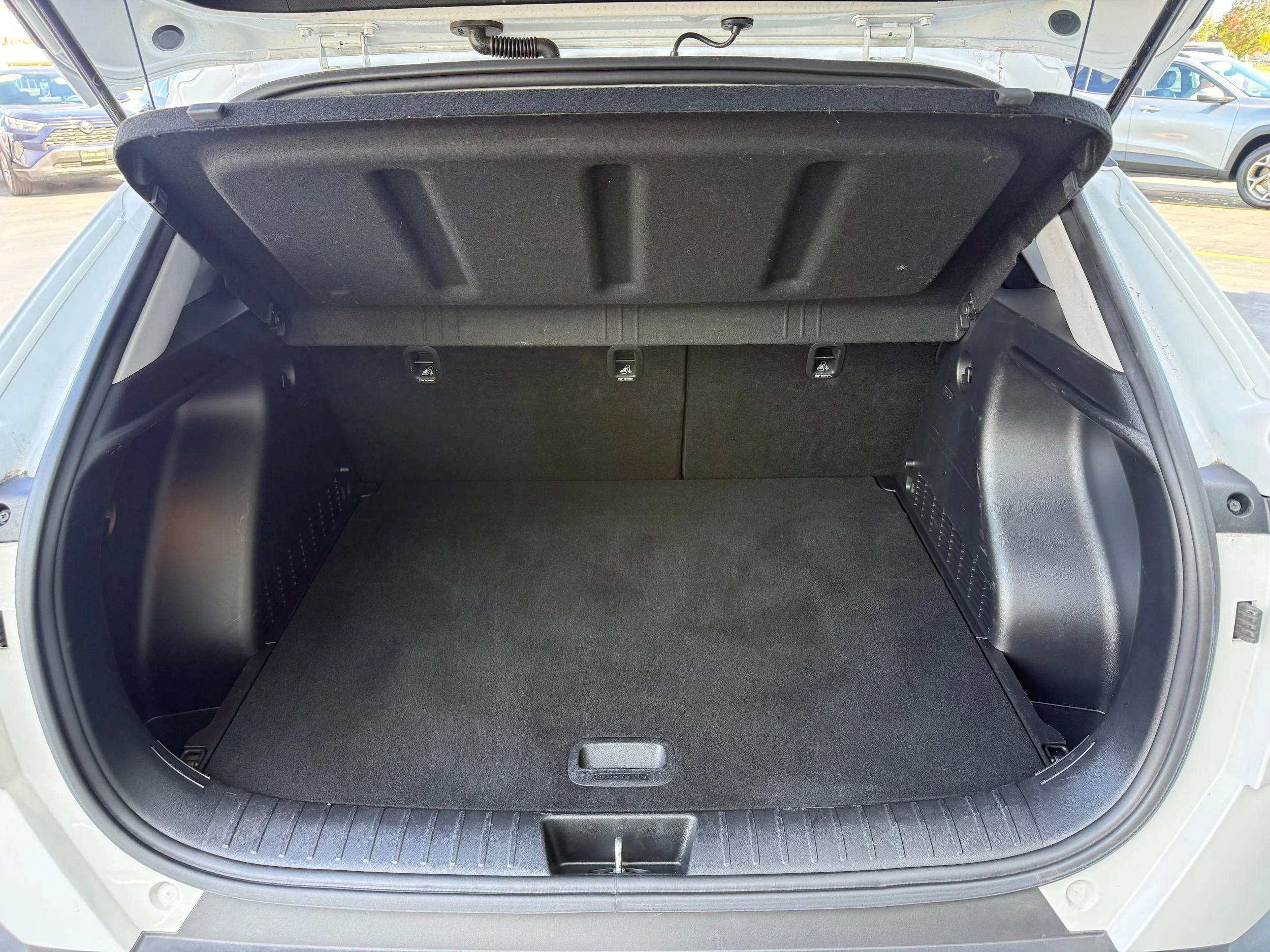 Used 2025 Atlas White Hyundai SEL image 22