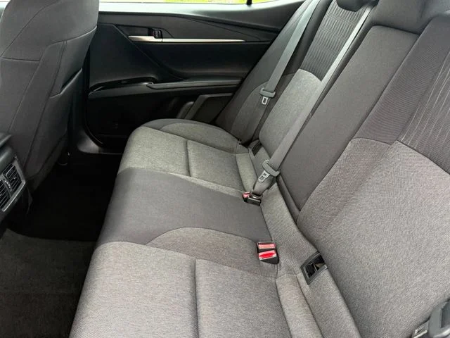 2025 Toyota Camry LE - Photo 27