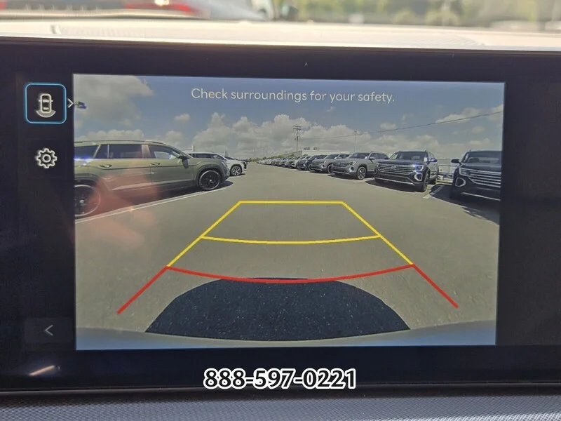 Used 2025 Silver HYUNDAI SEL image 22