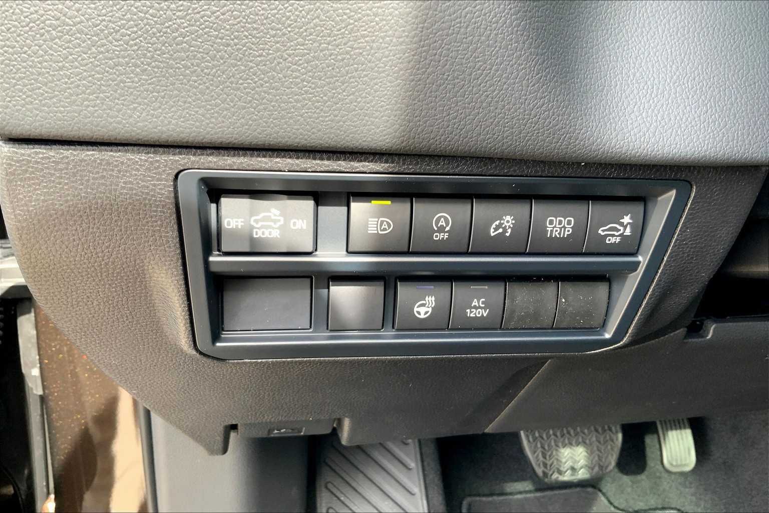 2025 Toyota Tundra Limited - Photo 17