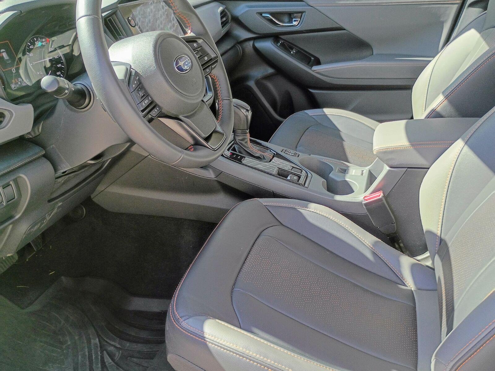 Used 2025 Crystal White Pearl Subaru Limited image 8