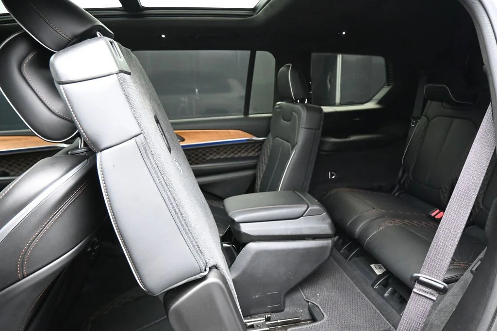Used 2023 White Jeep Summit image 32