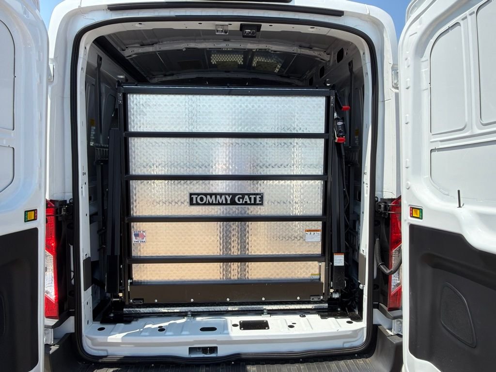 Used 2023 Oxford White Ford Base image 12