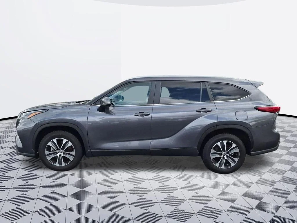 Used 2023 Magnetic Gray Metallic Toyota XLE image 2