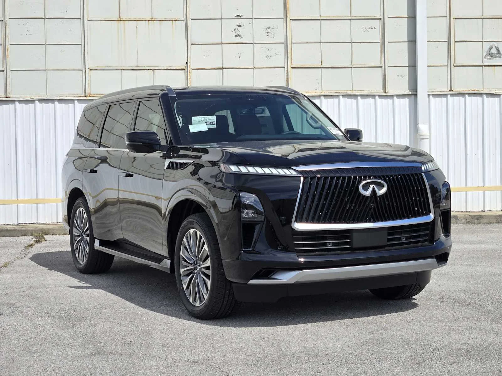 New 2026 BLACK OBSIDIAN INFINITI Luxe 2WD image 2