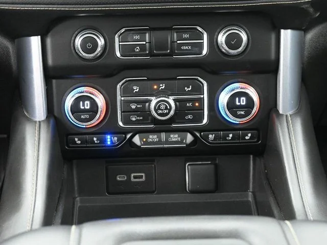 Used 2023 Black GMC SLT image 23