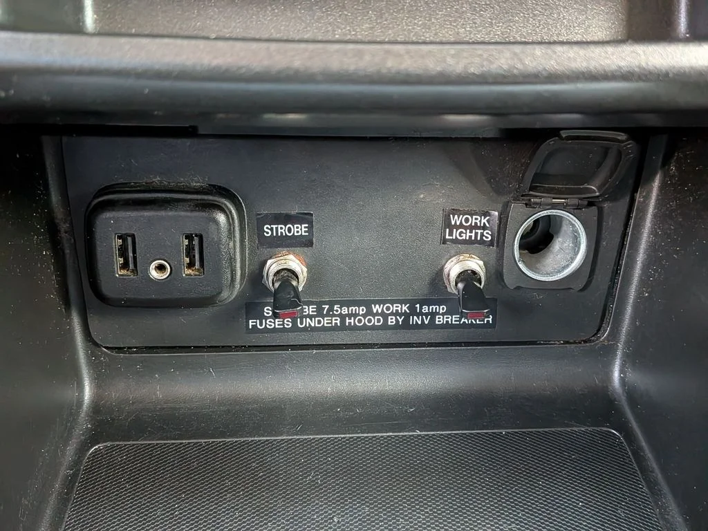 Used 2022 White Chevrolet LT image 25