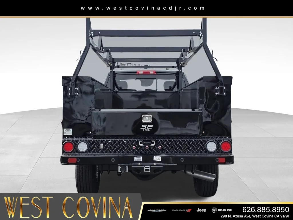 New 2026 Diamond Black Crystal Pearl-Coat Exterior Paint RAM Tradesman image 6