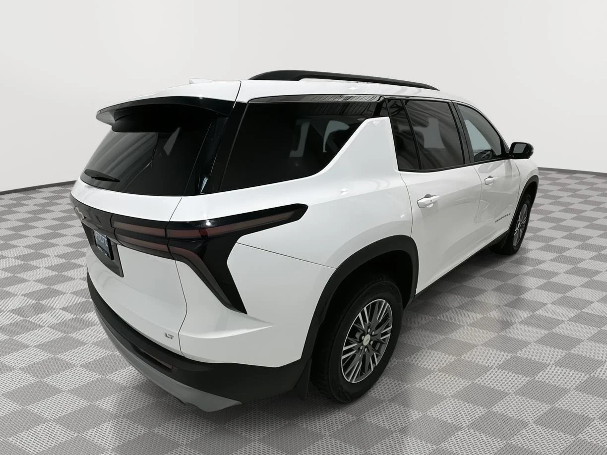 Used 2024 Summit White Chevrolet LT image 5