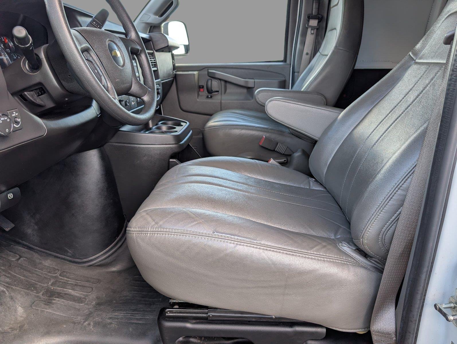 Used 2025 Summit White Chevrolet WT image 14