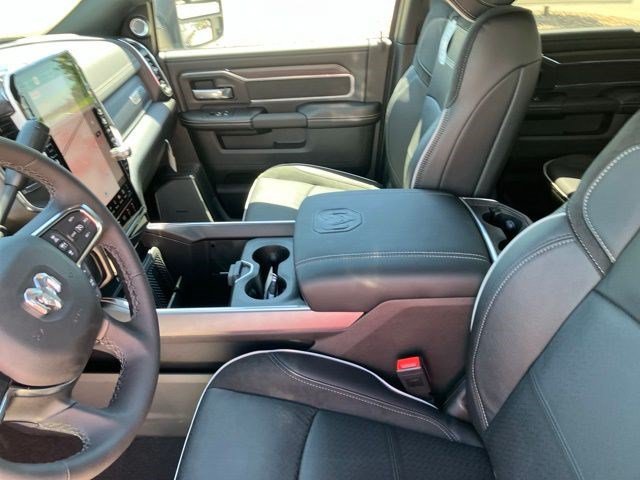 New 2026 Diamond Black Crystal Pearl-Coat Exterior Paint RAM Laramie image 12