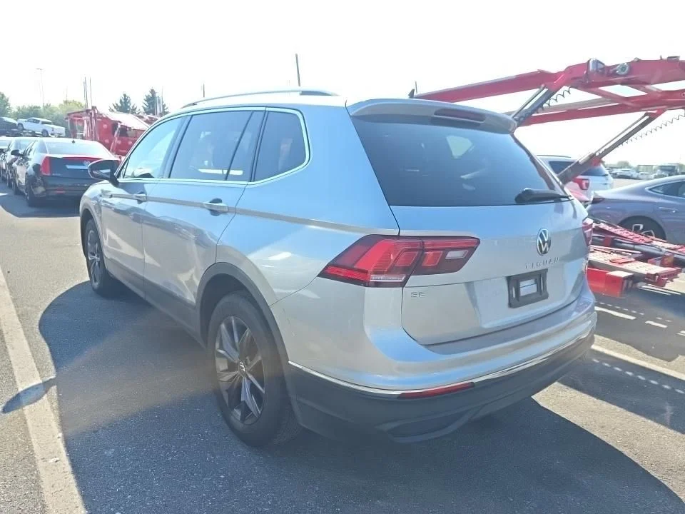 Used 2022 Silver Volkswagen 2.0T SE image 3