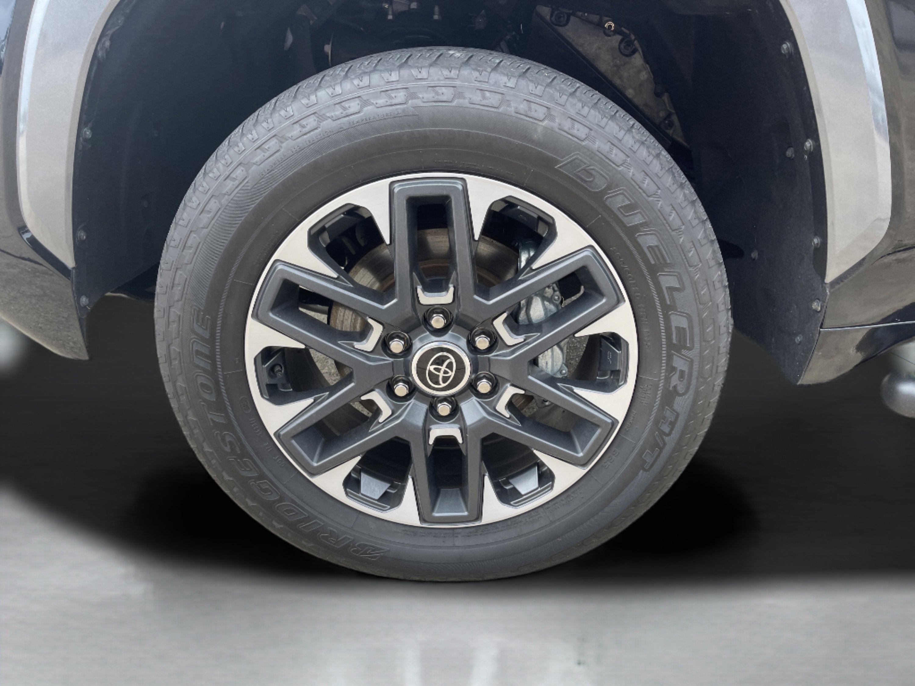 2024 Toyota Tundra Limited - Photo 28