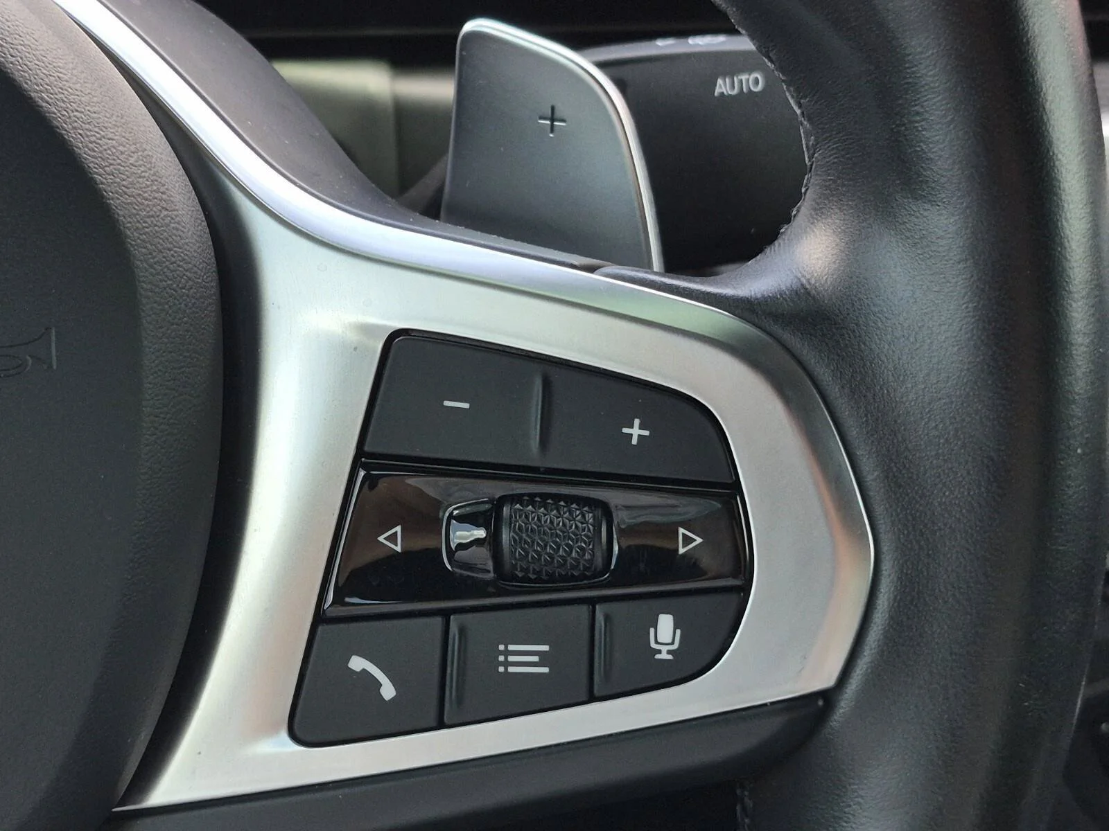2024 BMW 3 Series M340i - Photo 24