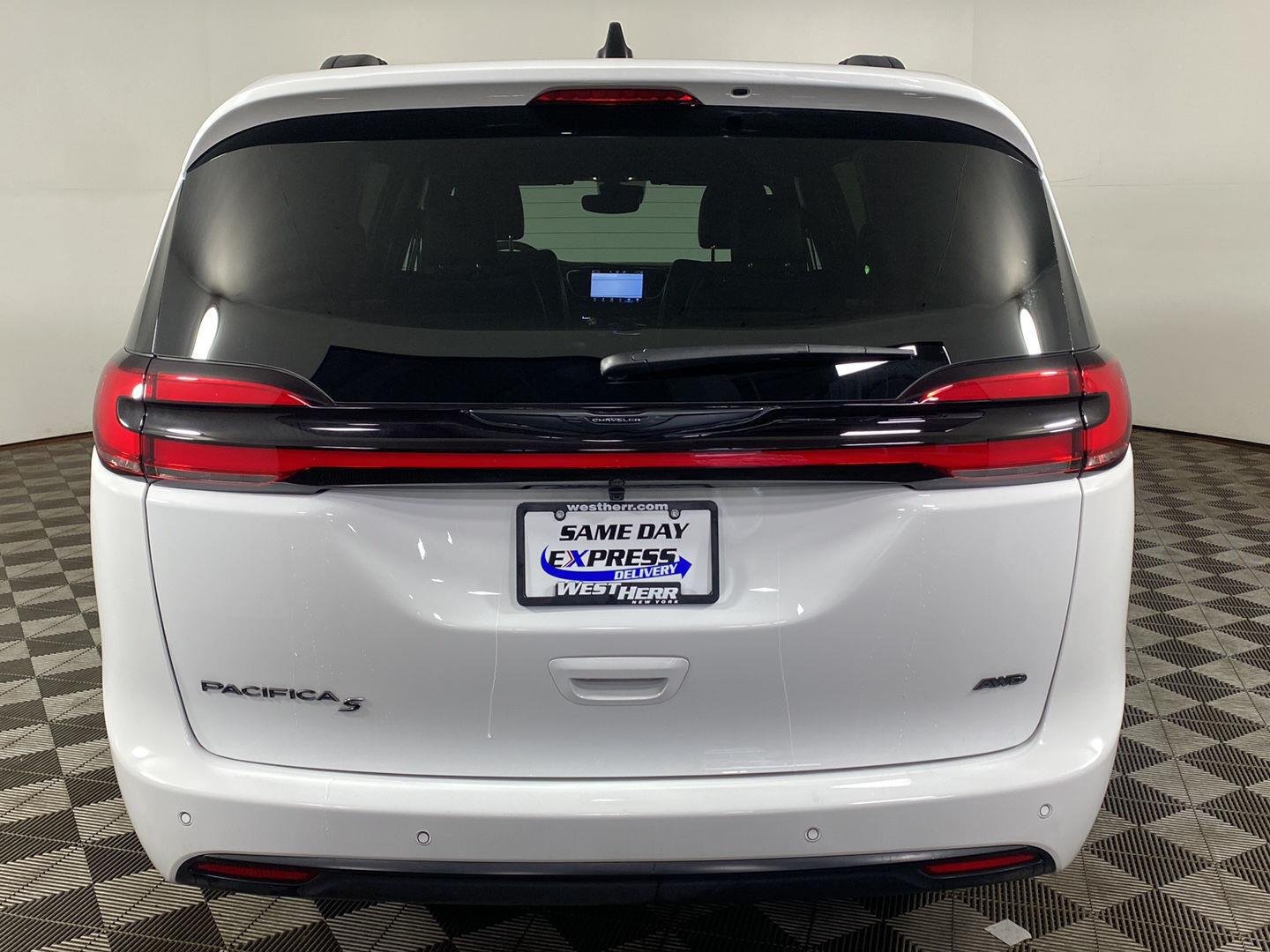 Used 2026 Bright White Clearcoat Chrysler Select AWD image 26
