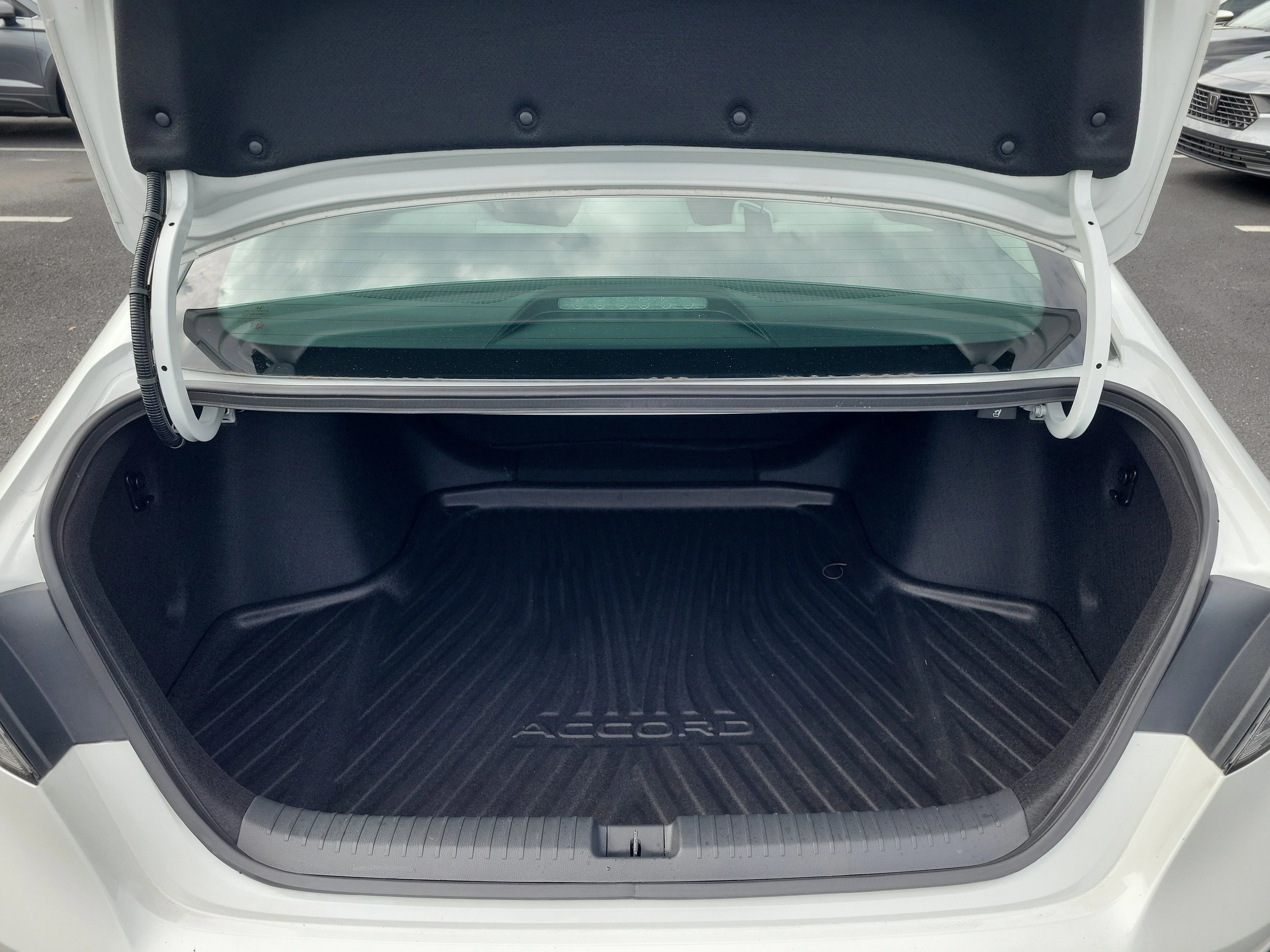 2024 Honda Accord LX - Photo 10