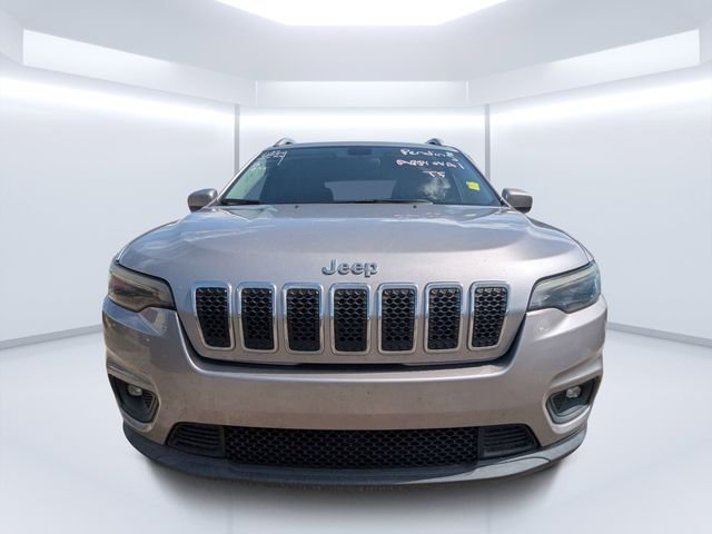 Used 2019 Silver Jeep Latitude Plus image 8
