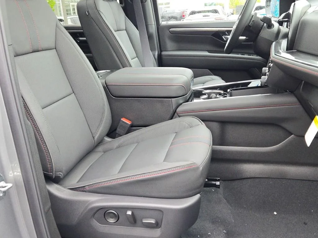 2026 Chevrolet Suburban RST - Photo 6