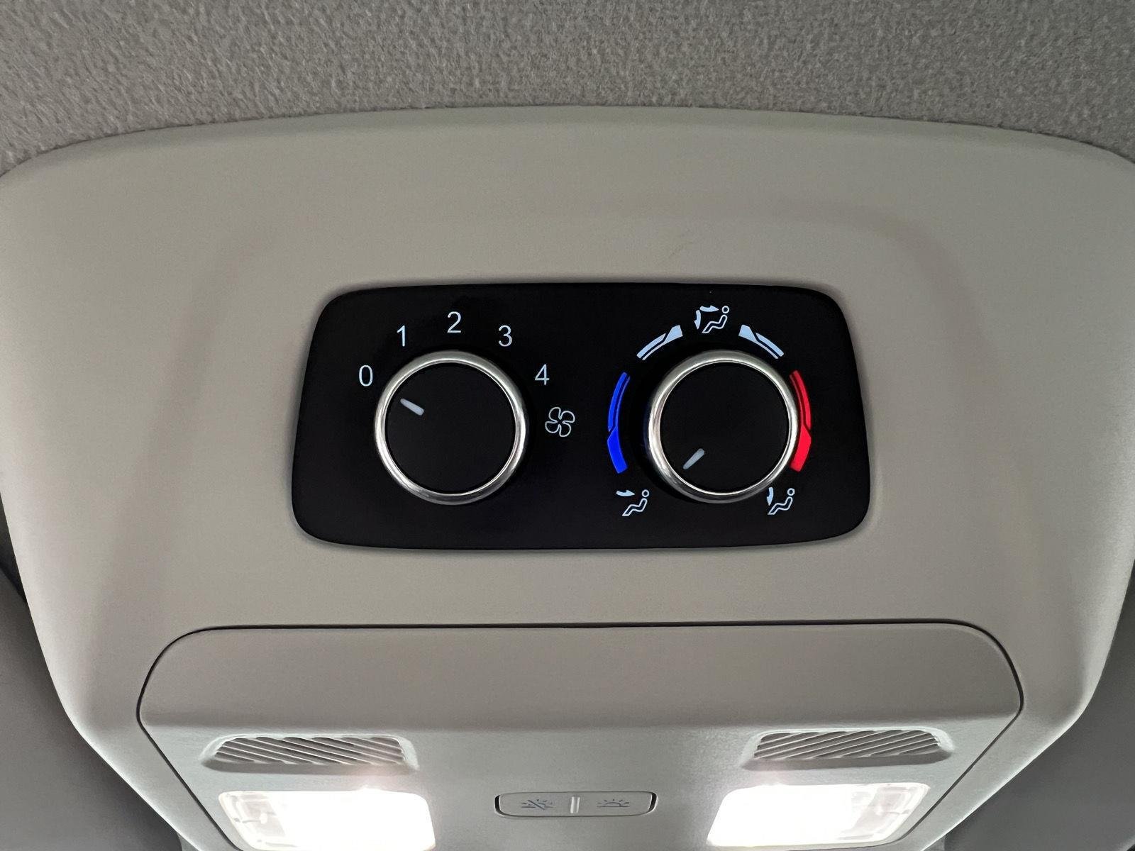 Used 2026 Oxford White Ford 350 XLT image 19
