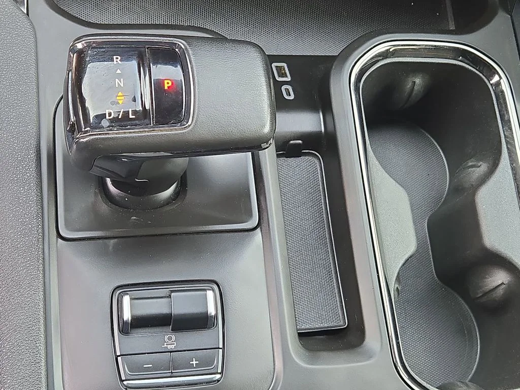Used 2024 Silver GMC AT4 image 39