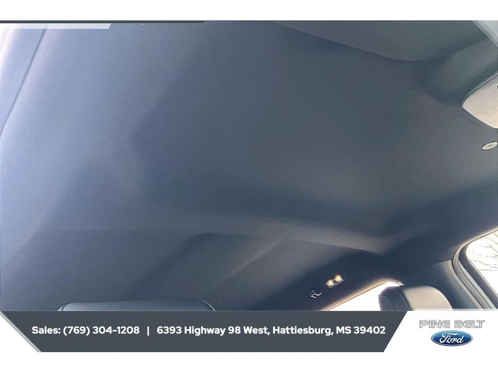 New 2026 Oxford White Ford XLT image 17