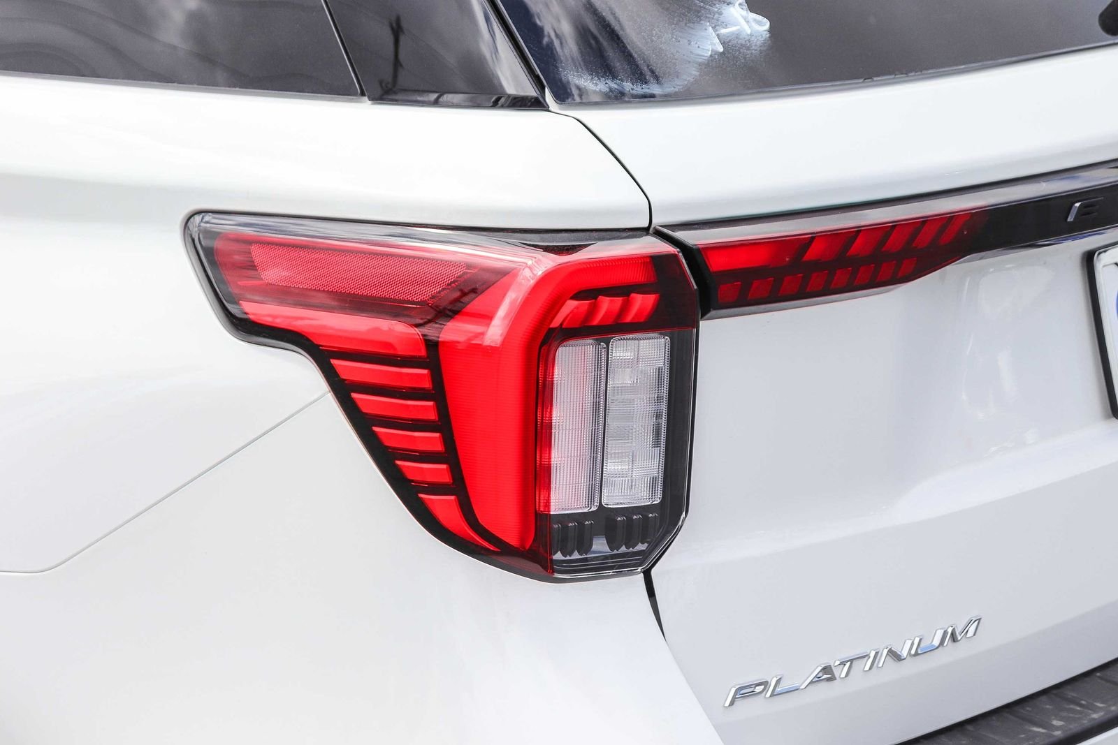 New 2026 Star White Metallic Tri-Coat Ford Platinum™ image 7