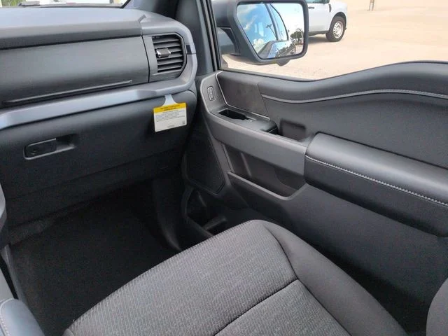 New 2026 Carbonized Gray Metallic Ford XLT image 18