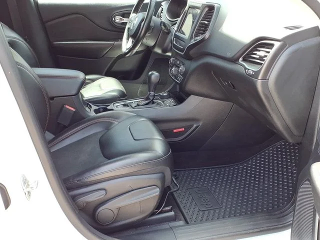 Used 2019 White Jeep Trailhawk image 29