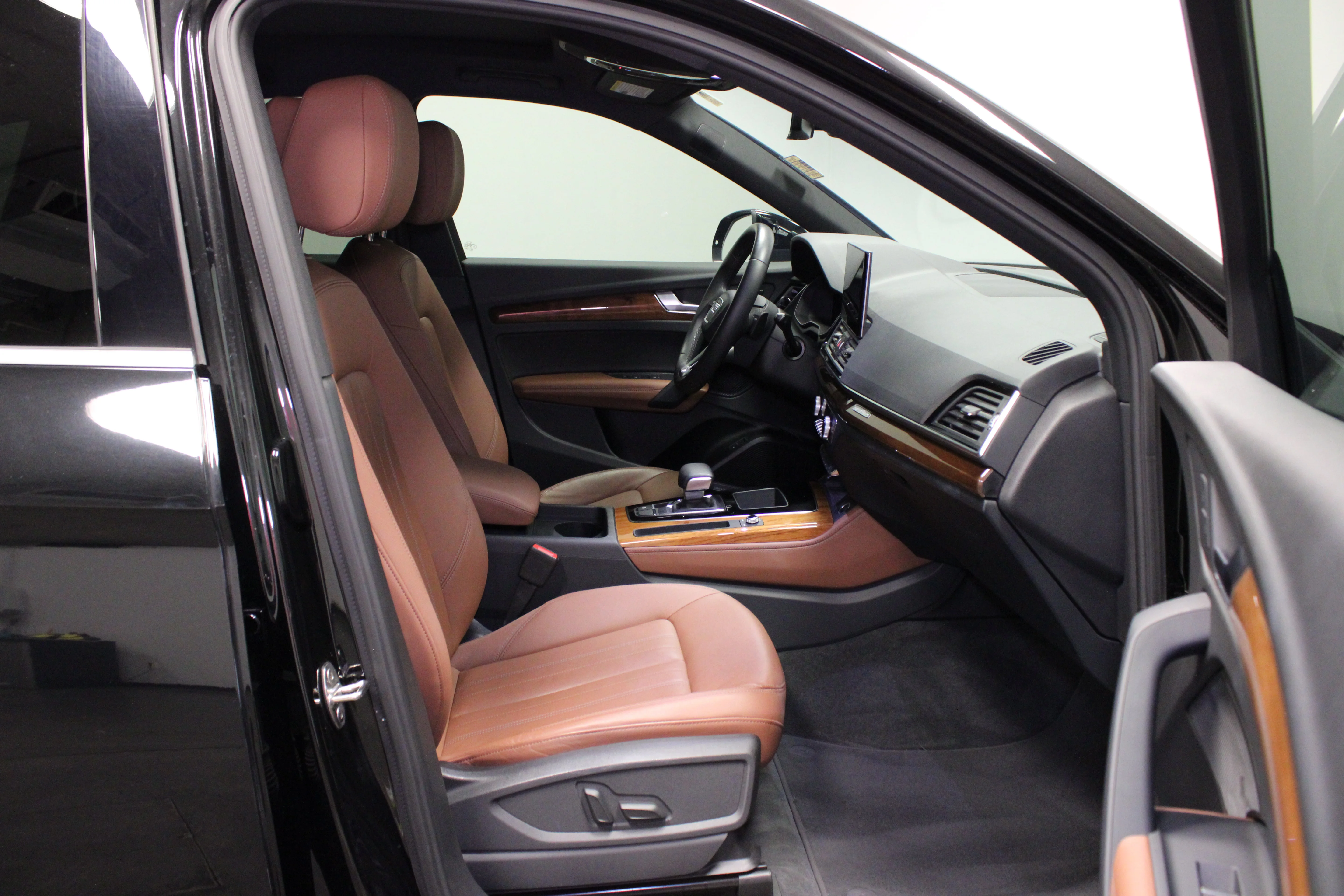 Used 2023 Black Metallic Audi 45 S line Premium image 16