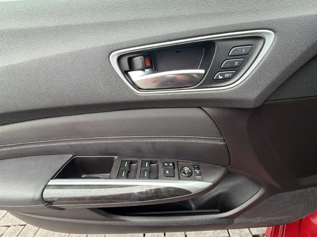 Used 2019  Acura 3.5L Technology Pkg image 15
