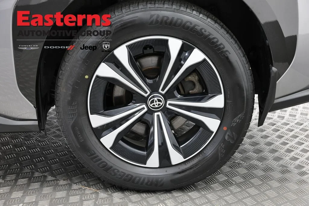 Used 2023 Gray Toyota XLE image 31