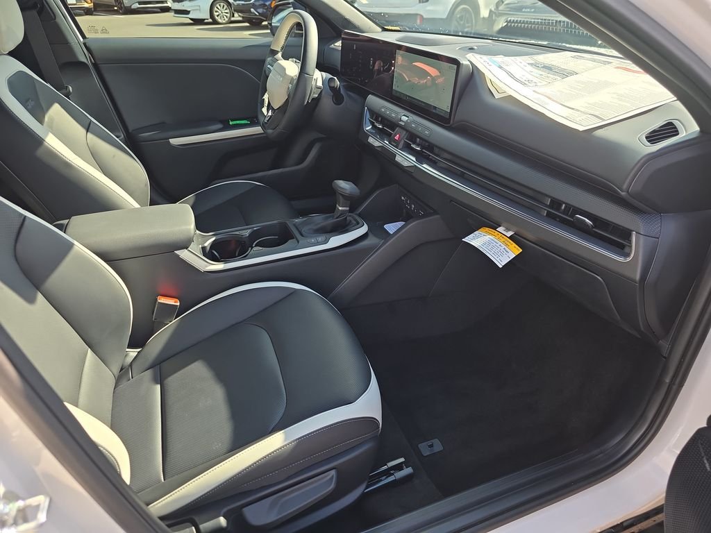 New 2026 Snow White Pearl Kia GT-Line Turbo image 34