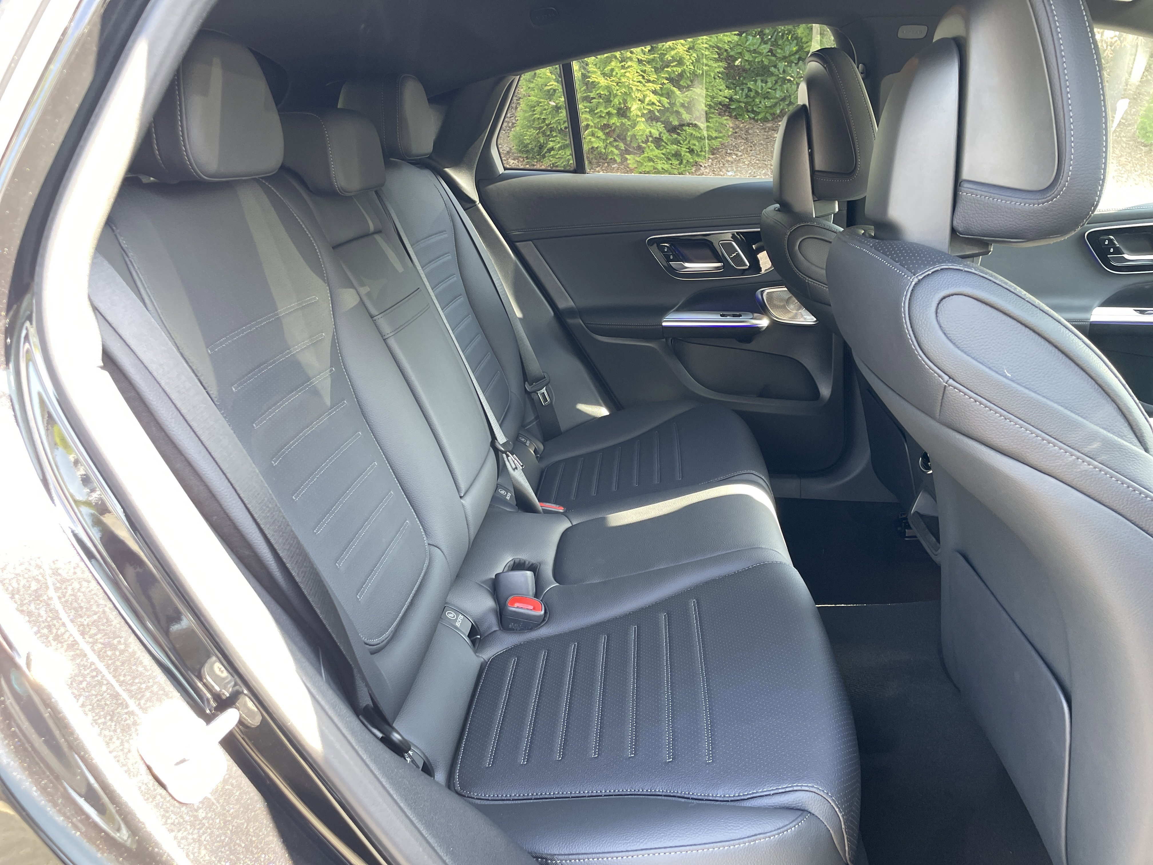 New 2026 Obsidian Black Metallic Mercedes-Benz GLC 300 4MATIC® Coupe image 40