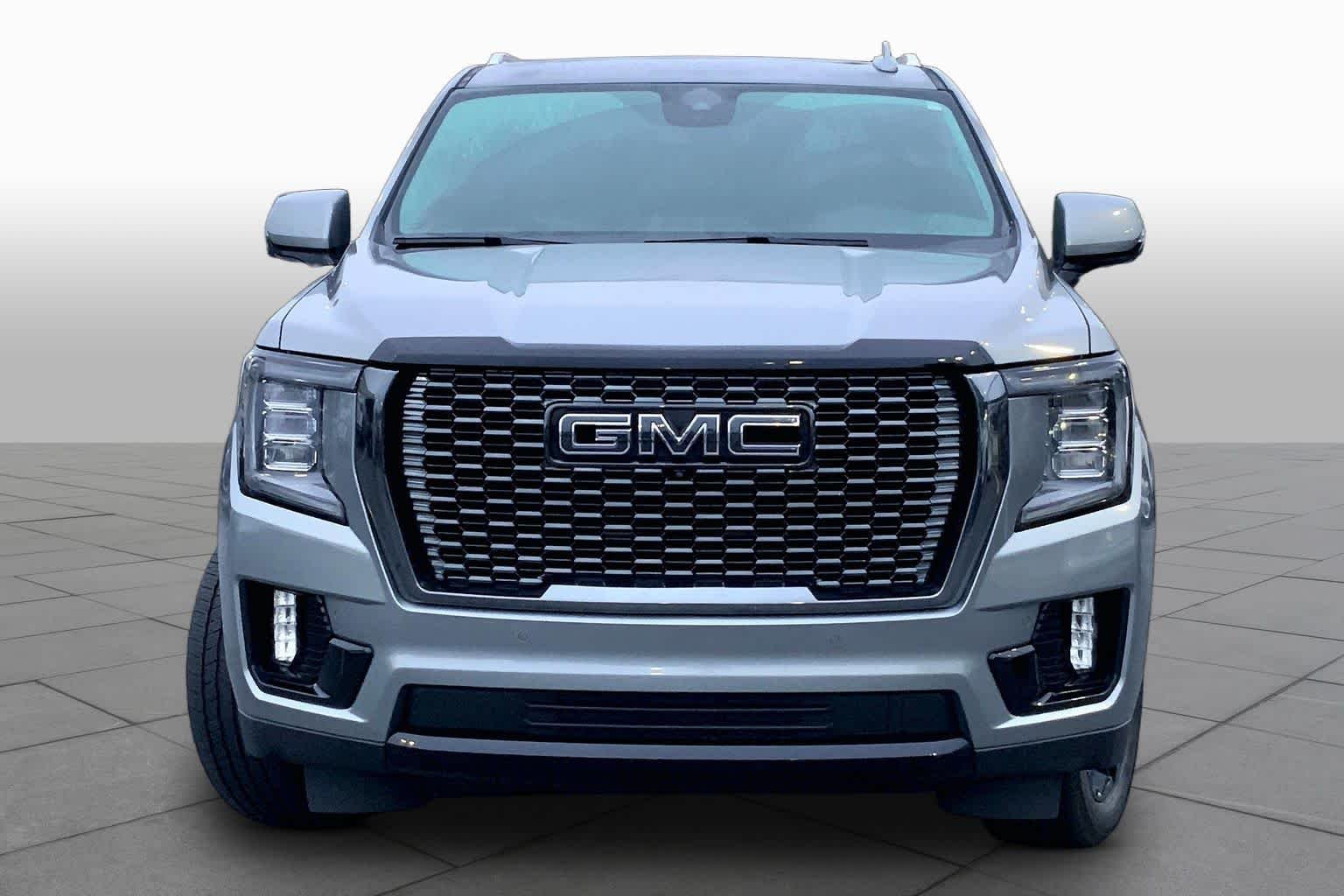 Used 2023 Sterling Metallic GMC SLT image 4