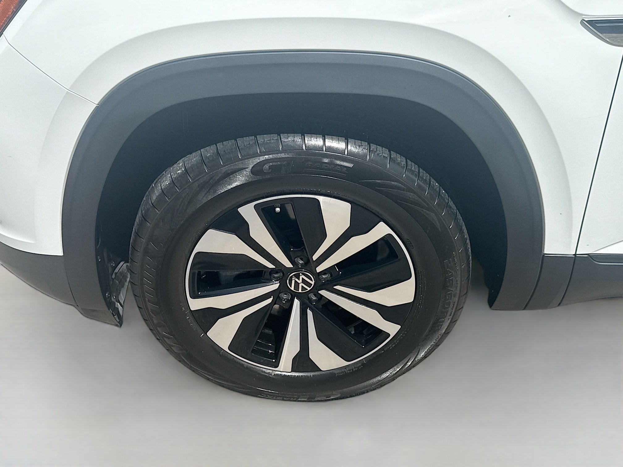Certified Used 2024 Pure White Volkswagen 2.0T SE image 36