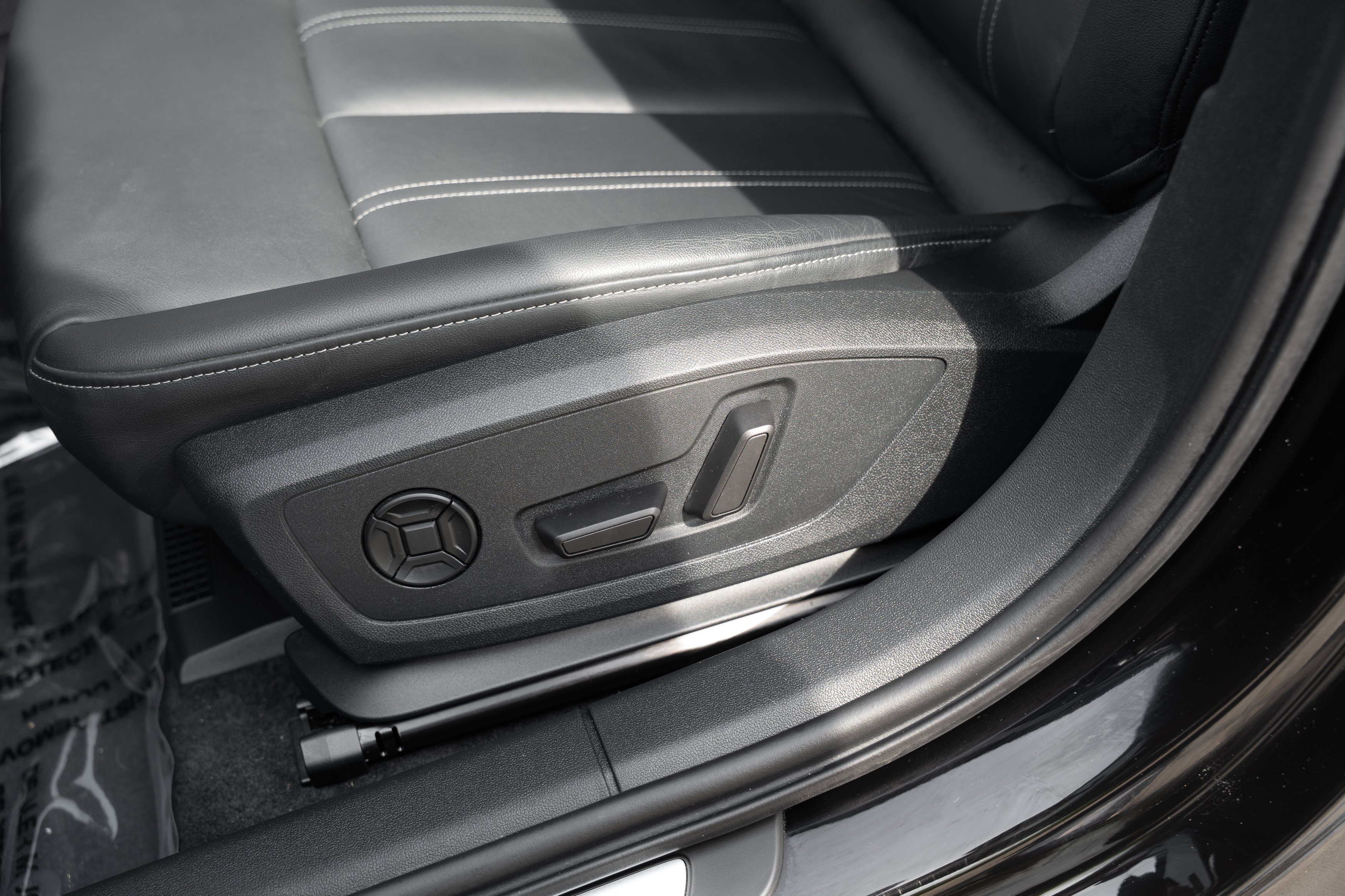 Certified Used 2023 Brilliant Black Audi Premium image 18