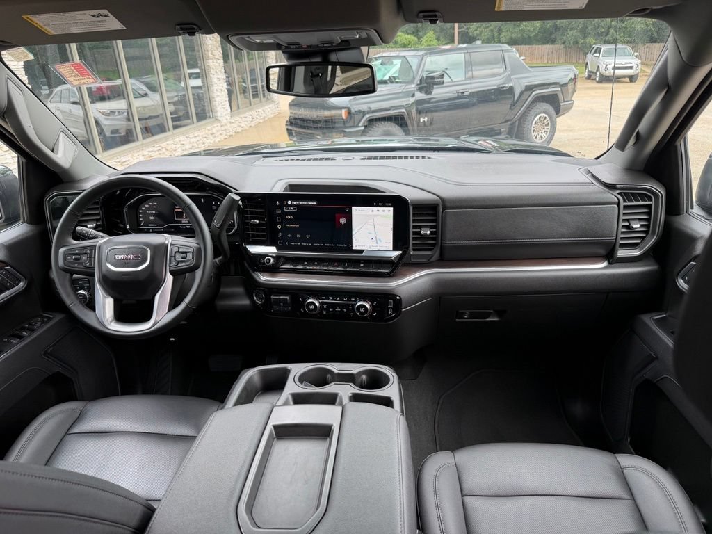 Used 2025 Onyx Black GMC SLT image 31