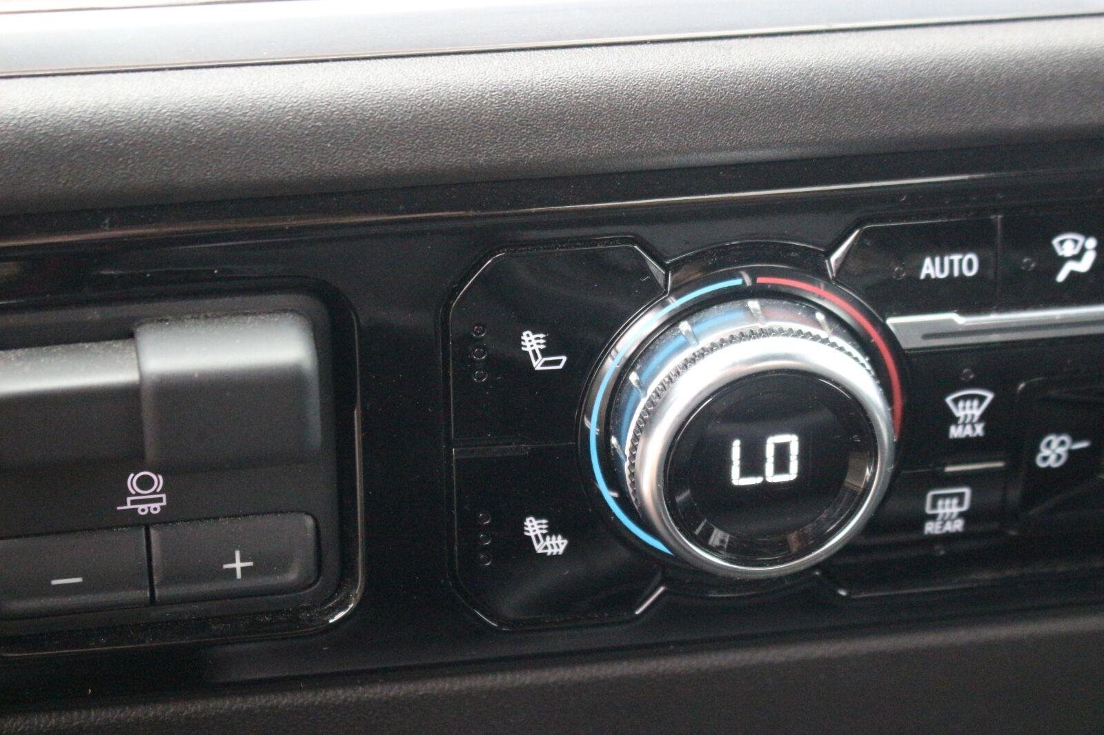Used 2025 Sterling Metallic GMC SLT image 26