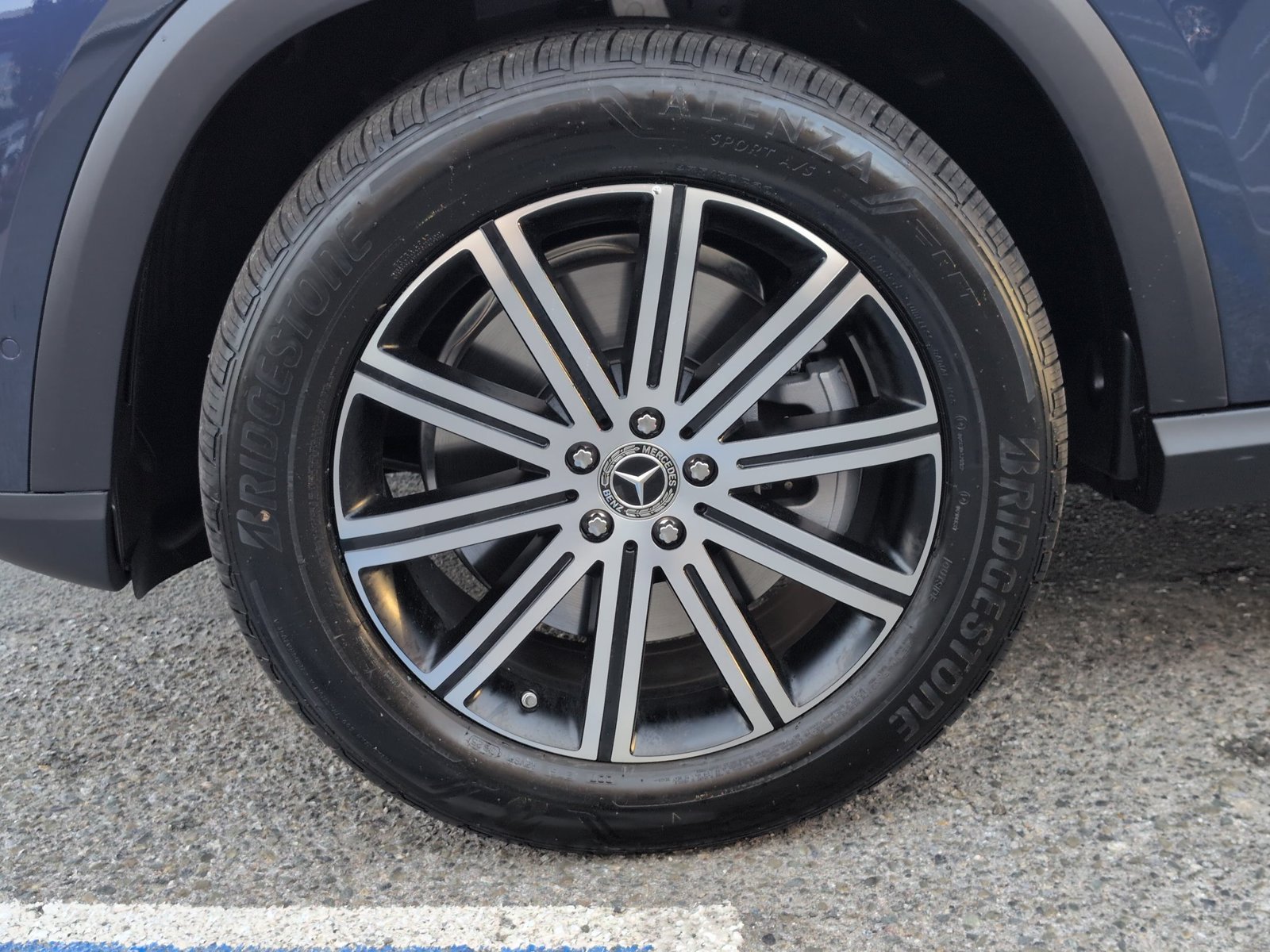 New 2026 Twilight Blue Metallic Mercedes-Benz GLE 450e image 10