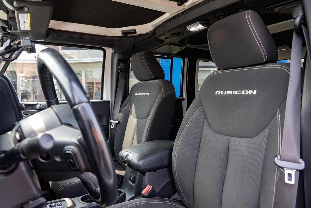Used 2016 Bright White Clearcoat Jeep Unlimited Rubicon image 22