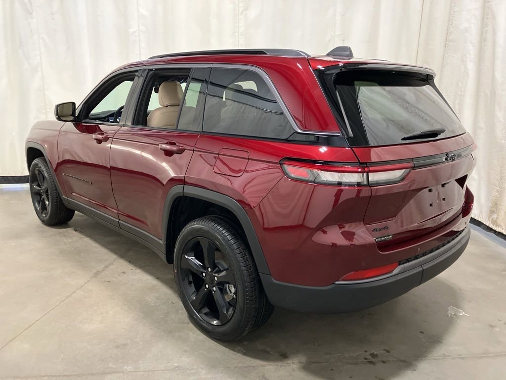 New 2026 Velvet Red Pearl-Coat Exterior Paint Jeep Limited image 20