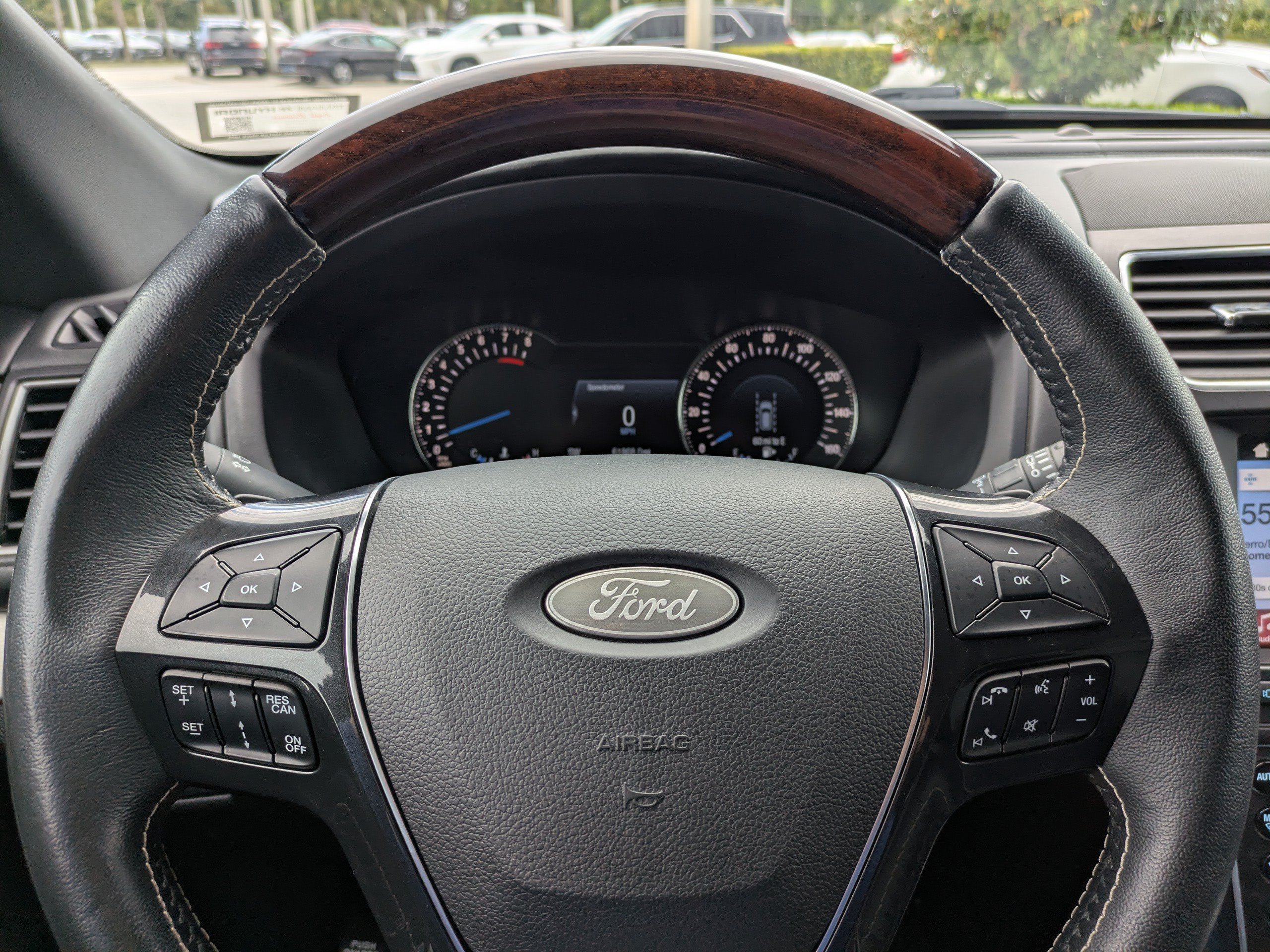 2018 Ford Explorer Platinum - Photo 28