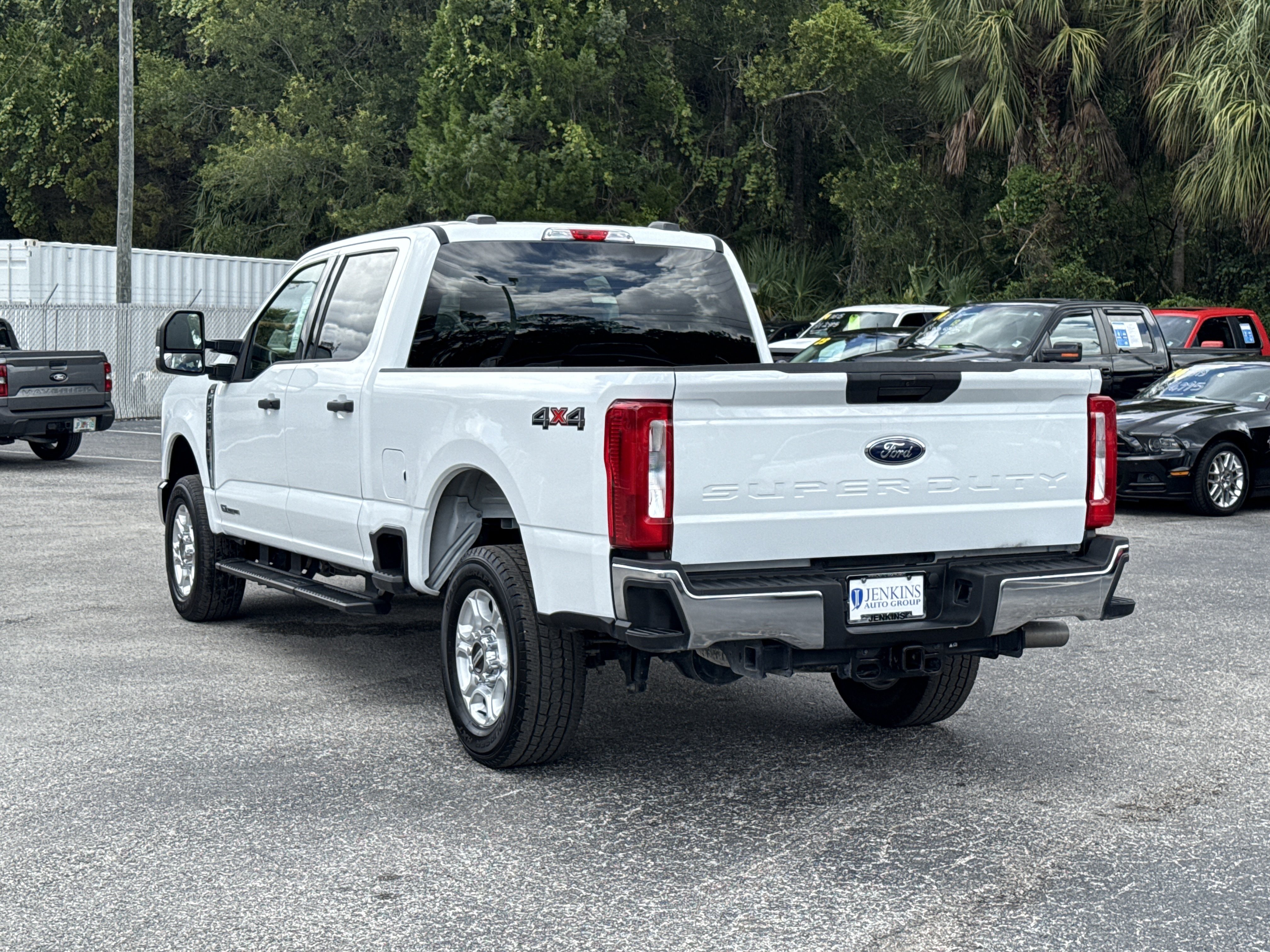 Used 2025 Oxford White Ford XLT image 10